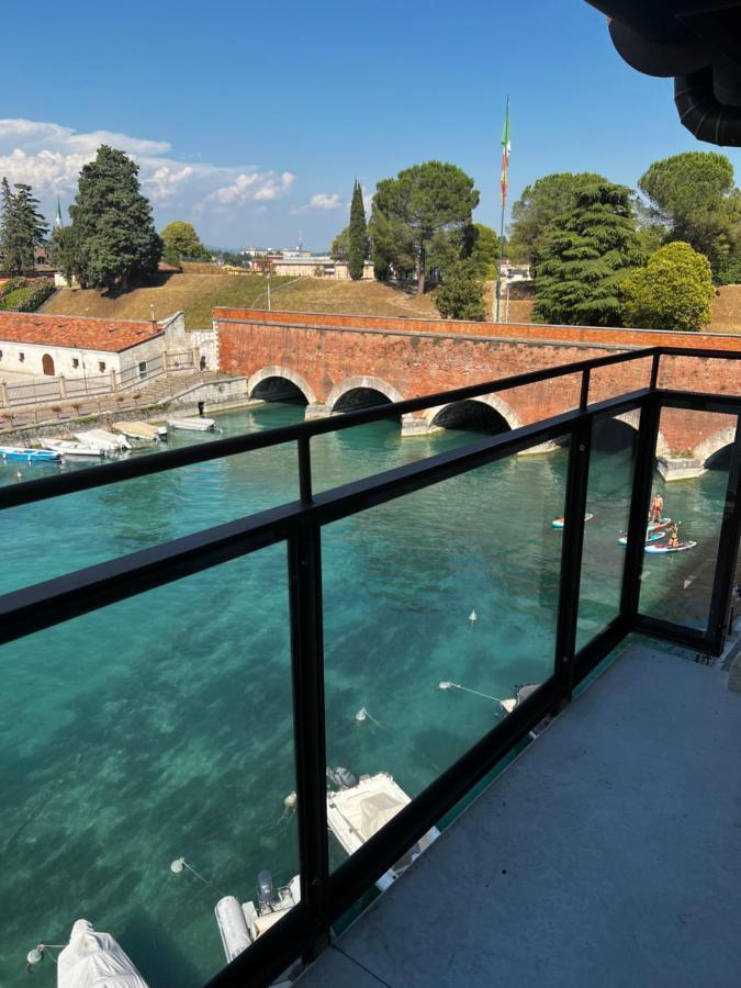 C House Rooms Lake Peschiera del Garda Eksteriør billede