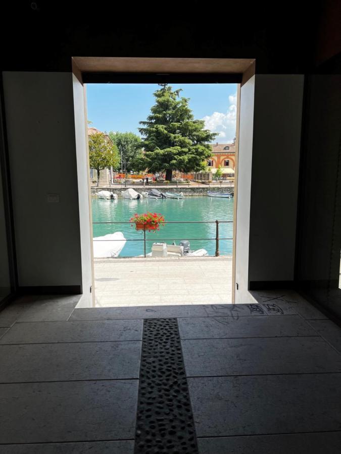 C House Rooms Lake Peschiera del Garda Eksteriør billede