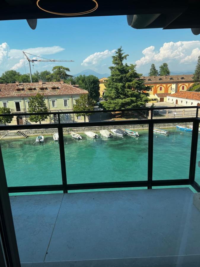 C House Rooms Lake Peschiera del Garda Eksteriør billede