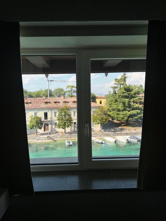 C House Rooms Lake Peschiera del Garda Eksteriør billede