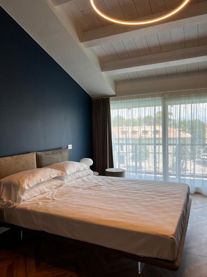 C House Rooms Lake Peschiera del Garda Eksteriør billede